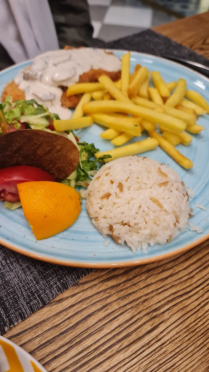 Nevre Cafe & Restaurant-9